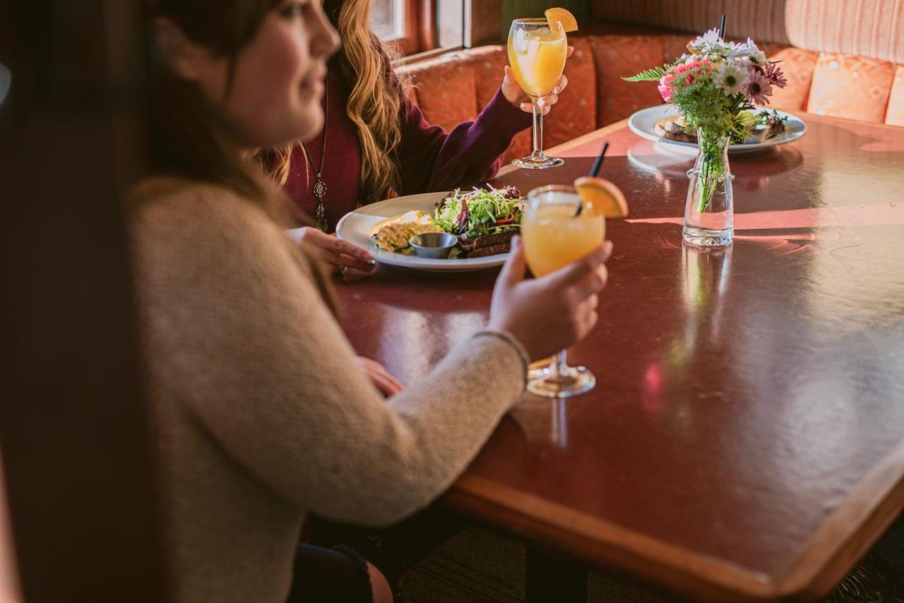 Salt Spring Inn Ганг Екстер'єр фото