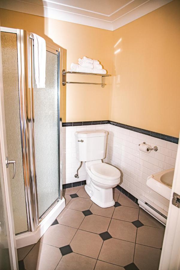 Salt Spring Inn Ганг Екстер'єр фото