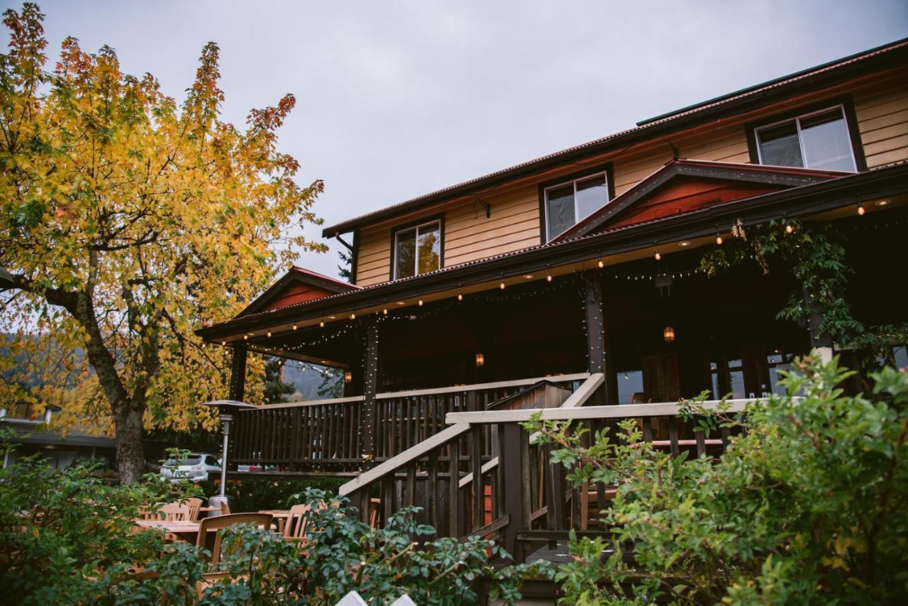 Salt Spring Inn Ганг Екстер'єр фото