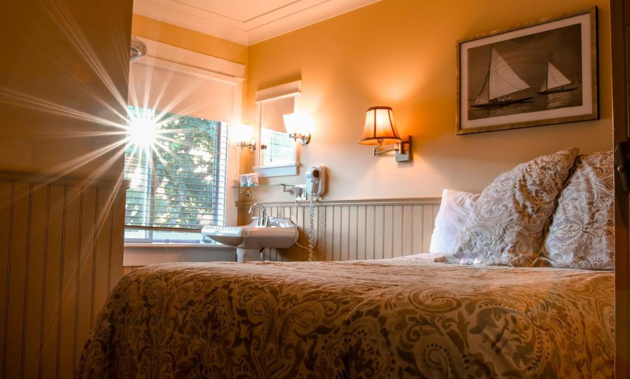 Salt Spring Inn Ганг Екстер'єр фото